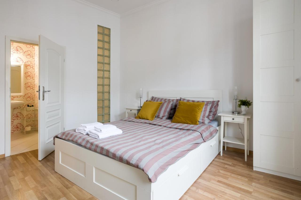 Discover Krakow Apartments - 3 Rakowicka St - Classic Apartments Near Main Station - Netflix Buitenkant foto