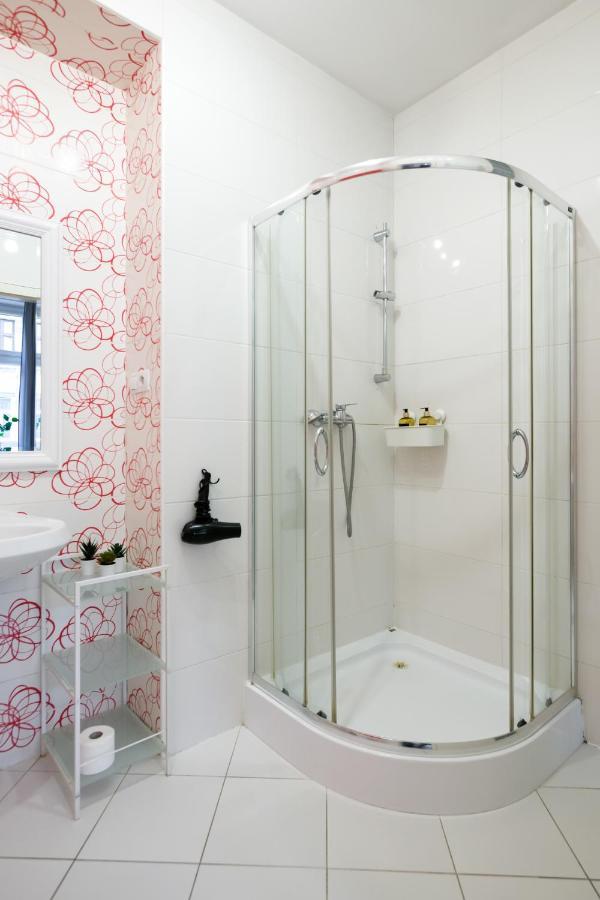 Discover Krakow Apartments - 3 Rakowicka St - Classic Apartments Near Main Station - Netflix Buitenkant foto