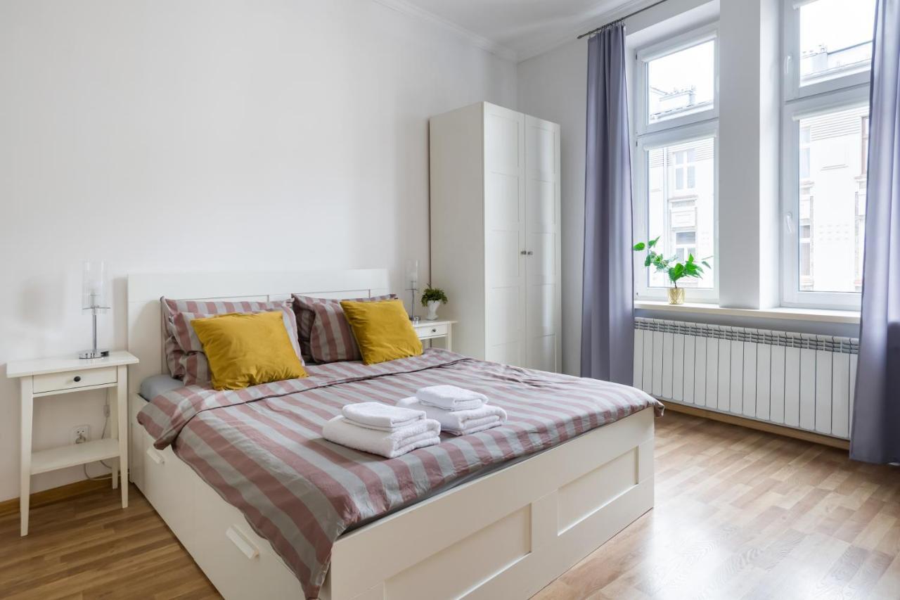 Discover Krakow Apartments - 3 Rakowicka St - Classic Apartments Near Main Station - Netflix Buitenkant foto