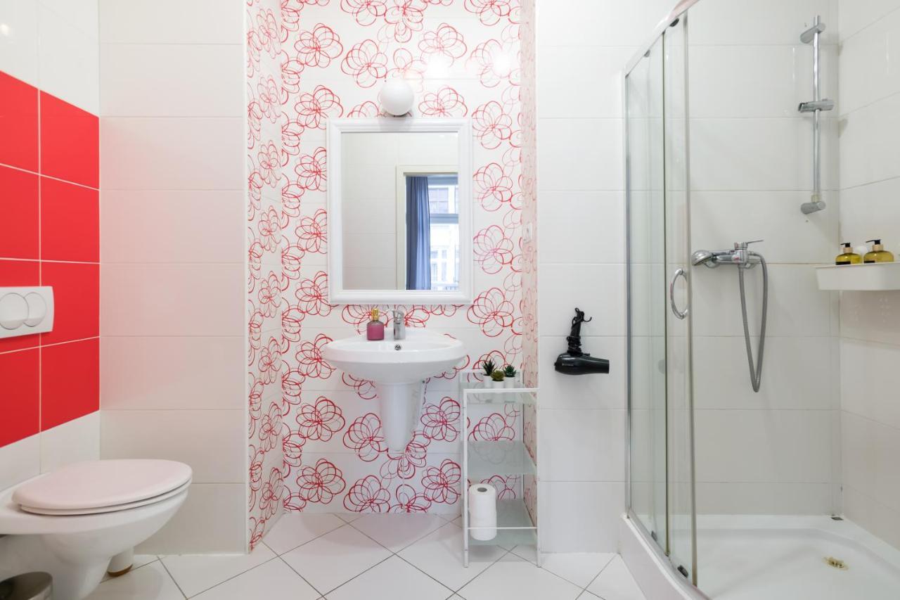 Discover Krakow Apartments - 3 Rakowicka St - Classic Apartments Near Main Station - Netflix Buitenkant foto
